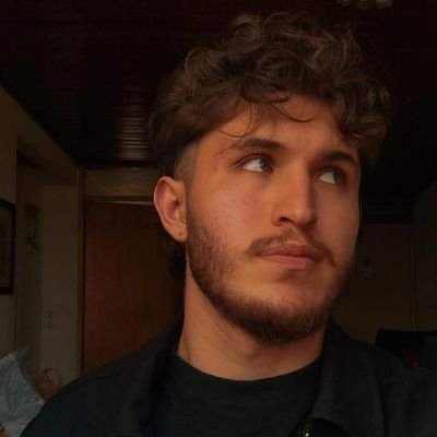 Santiago030202's profile picture. Alguna vez fuí repre, me dedico a echar chisme y a veces a ser enfermero.
DIGNIDAD mi partido💜🧡
Papá de Noha💌🐶
ANTI IMPERIALISTA.