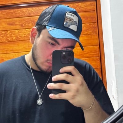 whtfckisvict0r's profile picture. 