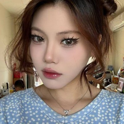 WIUMIB's profile picture. 5年老店，资源充足，妹子均已上压，保真对版，点击下方置顶联系客服选妃。（需要上榜的老师✈️私信客服）