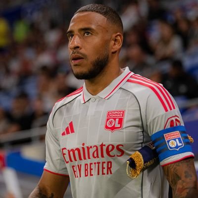 Le léopard ne salue pas la gazelle, si ce n'est pour sucer son sang