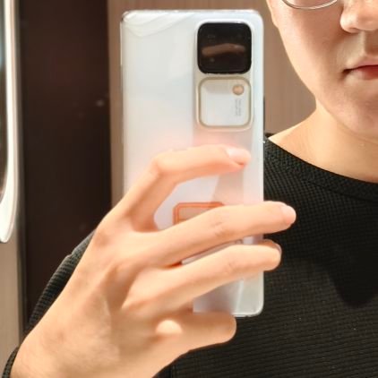 a6818881077719's profile picture. 181/81/08/43/12