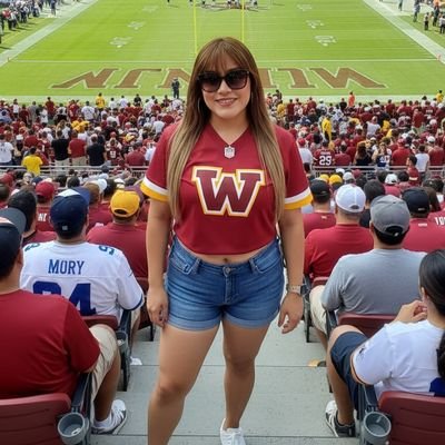 Cinéfila 🎬 y Chiva ⚪🔴 de corazón, Luis Miguelera por convicción☀️ #HTTR ahora #HTTC ❤💛 #RaiseHail 🎶 me encanta reír 😀 y acepto que a veces llorar 😢.