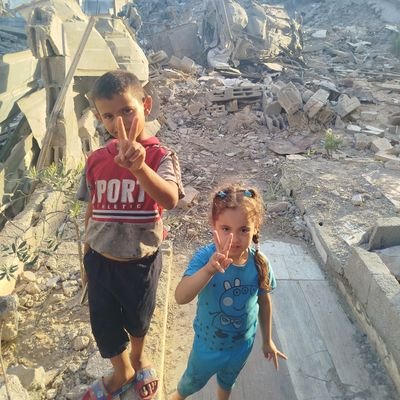 I am Nourhan from Gaza. I live in very difficult circumstances. Please help me and donate to me