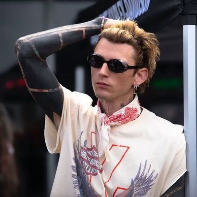 I think somethings fucking wrong with me
#EST4LIFE