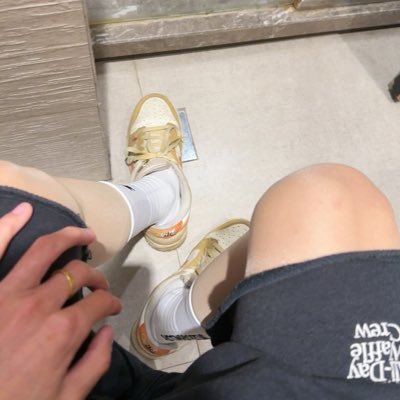 hinase0709's profile picture. 26/180/56/43🦶/18-5🐔，简单粗暴，小癖好