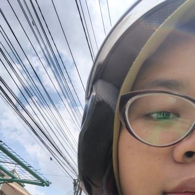 naznaywithlove's profile picture.