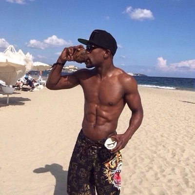 ThunderVecto's profile picture. Graphics artist, 7 months experience.
Open for comms - beeeetton