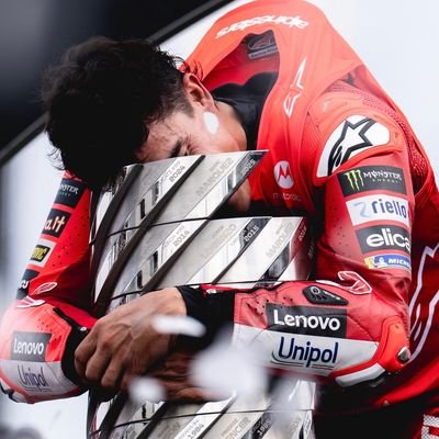 9-TIME WORLD CHAMPION!さんのプロフィール画像