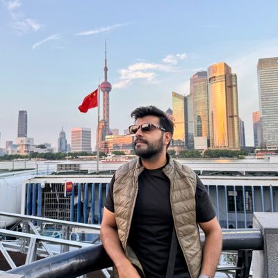 Bridging Web3 & world travel | Founder of Holiday Express | Helping crypto nomads book flights, hotels & conferences/events — pay in crypto🌍