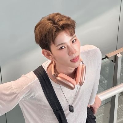 shhhPEE's profile picture. pieces