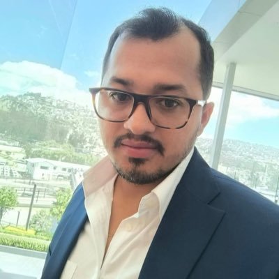 No busco ser parte de un cuento feliz , solo busco ser feliz sin tanto cuento.