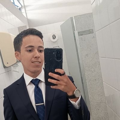 CaiqueAnzolin's profile picture. 