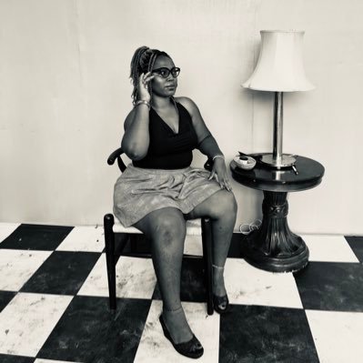 reader | writer, editor, tutor, academic | into: public health, feminism, misandry and loving my natural 4C hair out loud | ✨🐝