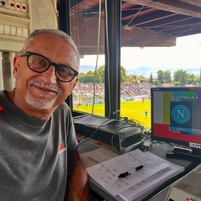 Giornalista - Telecronista tifoso Napoli Sky - Maradoniano - dico sempre quello che penso... senza pensarci. https://t.co/IA4YxPbPSo