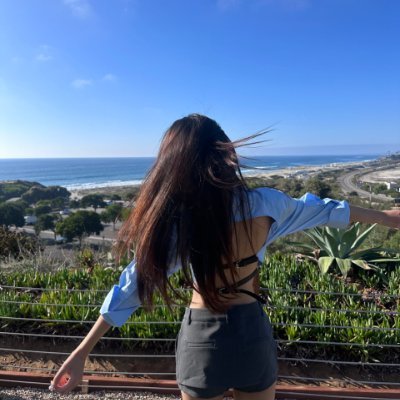 siannaka's profile picture. I see the plot twist from a mile away. 🎬👀