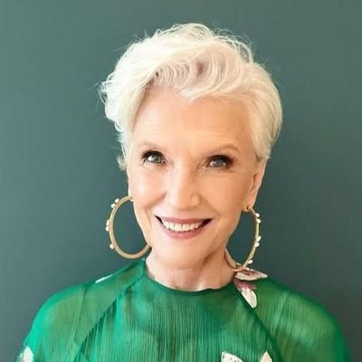 MayeX121137's profile picture. Author of A Woman Makes A Plan, now in 32 languages & 100+ countries 📖Doctor of Dietetics Supermodel💃