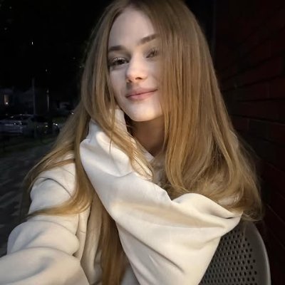 Lisa12GarciaD's profile picture. Facing suffering with a smile🌸🌸