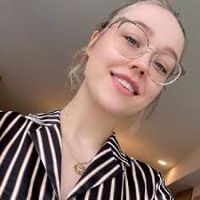 mary03868015935's profile picture. 