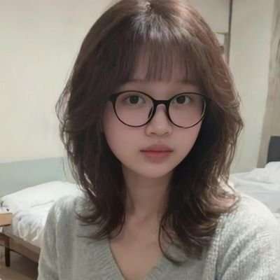 vikhanh02's profile picture. 