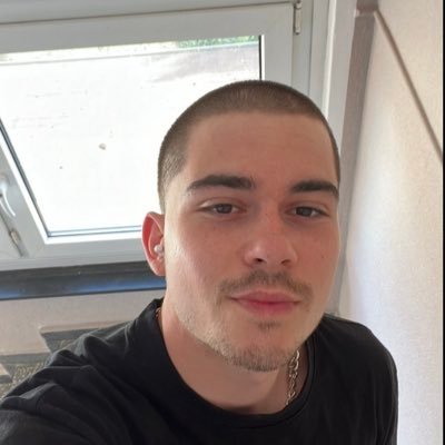 remzicannk's profile picture. 