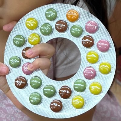 0joNAewh5J99176's profile picture. 👦小3👧年少。おうち英語開始は2024秋(小2・3y)のスロースターター。兄は母語も慎重タイプ(会話は年中、 読みは入学直前から)。メインはegg schoolに〜中古DWE中古WWKを添えて〜。👦トド英語レベルR/元気な不登校児(小2から)⭐️仕事大好きフリーランスWM/ 都内高受