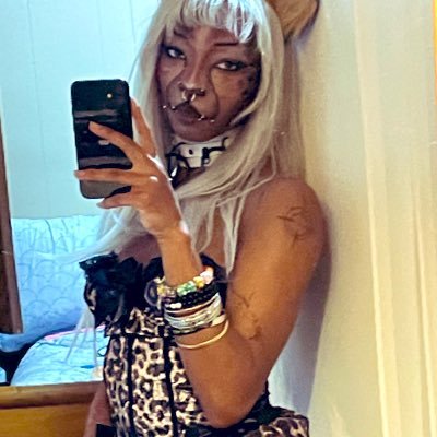 i’ll do tricks for treats!🌈💗HE/IT 🦴⭐️😵💫PRIV SALE $25