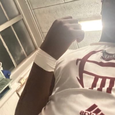 5’7 150lbs | Kennedy middle class of 31 | A,B honors roll | RB,OLB,D-End | semajc243@gmail.com