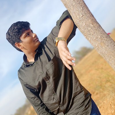 MeNithees's profile picture. 