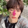 jjeonnguuk's profile picture. sevgi dağıtan kadın