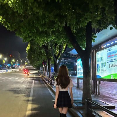 ewogsda's profile picture. 走りながら考え、投資しながら成長🏃‍♀️
都会のリズムも山の静けさも好き
美味しいものも写真も香りも日々の楽しみ💐
世界で新しい人に出会いたい