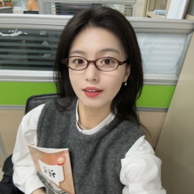 COEJ_NOY_814's profile picture. 教培老师一枚，171cm/51kg，工作上得按流程来，生活里却喜欢瞎折腾——比如突发奇想出去逛、尝试没做过的事，圈子不大，想在这儿找些异性朋友，更想做一些刺激的事，不影响彼此生活的~