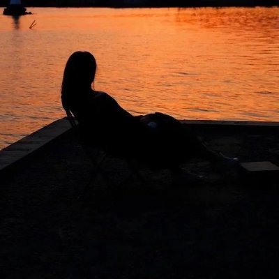 ujriiqihf's profile picture. タイや他の国を旅し、静かに流れる時間や景色を大切にしています。
日本文化に惹かれ、日本語を学んでいます。