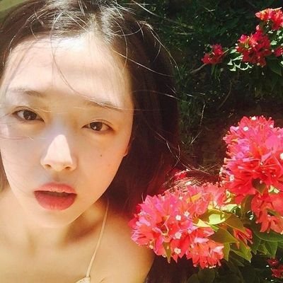 lexsqis13's profile picture. i'm carrying my bag of bones