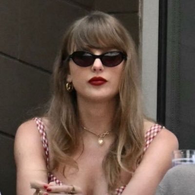 bellyssaw's profile picture. les yeux sans visage