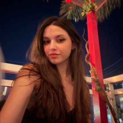 isabordini's profile picture. can I get a large hazelnut iced latte?
