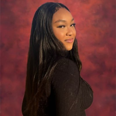 I’m just a girl who speaks my opinion 🤭 Nicki called me dtiny & I headbutt opps with my 6 head daily 🙃 #IIHBaddie 💙🧠 follow @therealdtiny2 🩷