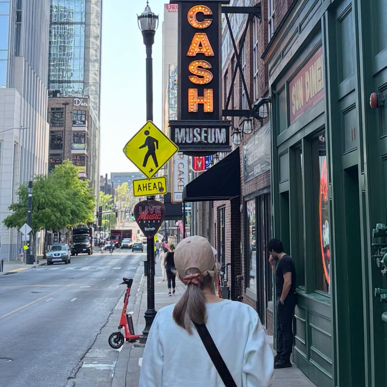 FletchedFox's profile picture. Bookstore Wanderer… Books 📚 Bows 🏹 & Jesus 🌿