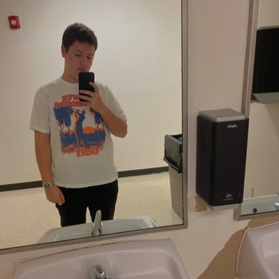 whyuchallen's profile picture. •Chase Your Dreams ✍️ •Content Creator | Youtube - @Chase Haberer | Twitch - @chasehaberer