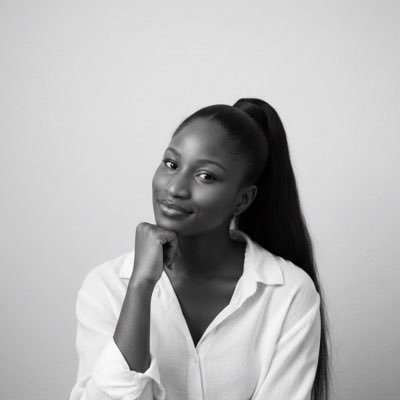 ToluwaniOke_'s profile picture. I'm in a whirling pool of words and stories, don't save me.