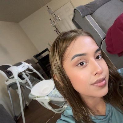 jinglebell93's profile picture. 🦈