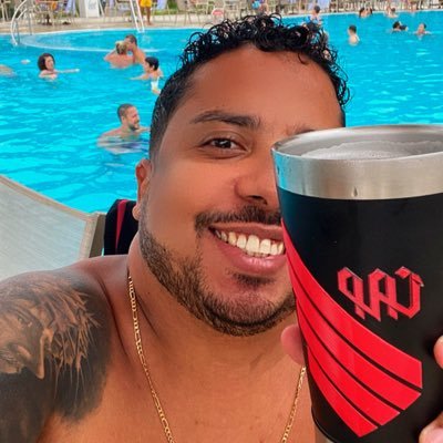 Pai da Lara e do Davi ❤ Athleticano 🌪️ https://t.co/q8qjb025mO
