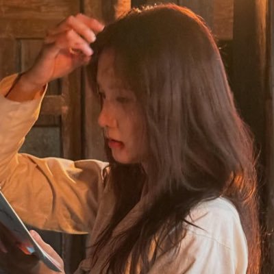 dreamypathways's profile picture. A sleepyhead nestled in the delicate drape of pashmina instant.