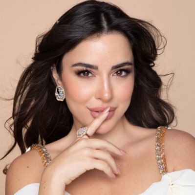 Lebanese Actress . Follow me on my Official Accounts https://t.co/oPMHlMDO7k… https://t.co/vVk5nVC9ZX…