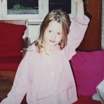 catelillard's profile picture. quand mon pays et ma ville me manquent, moi, je ne t'oublie pas