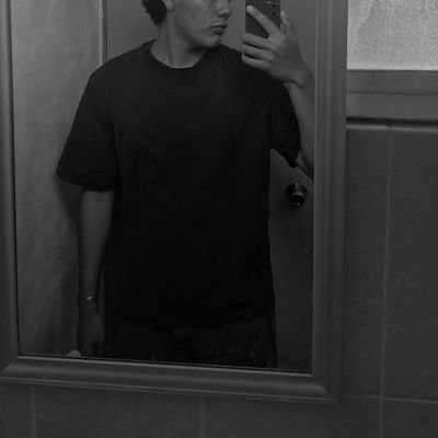 zCimxx's profile picture. | 19y |