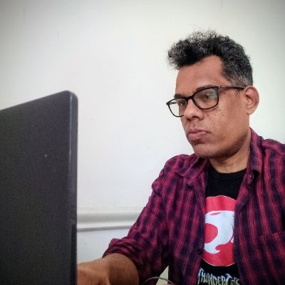 #SeniorCopywriter 💡
#SeniorCommunityManager 🤳
#DigitalStoryteller 💻
#Ghostwriter 👻
¡La deidad política que veneras apesta! 😁
#PalermoAnimal
🇺🇦