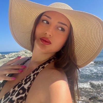 buse777y's profile picture. ☉☾•♌︎ ᴀsᴄ •♏︎ •english language teacher