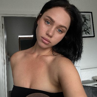 miraisluvv's profile picture. too much curious
dont be shy to dm meee