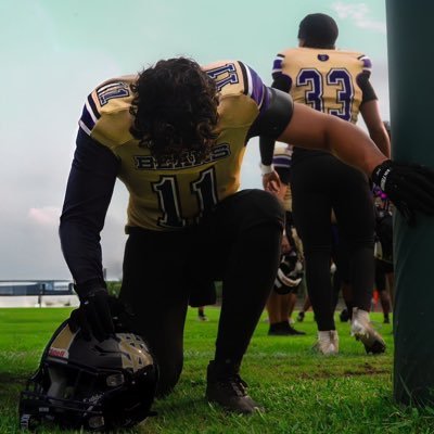 DE / 6’1 215lbs
C/O 26’ Winter Springs High School Captain
📲 407-664-4488
4.4 GPA
1360 SAT / 29 ACT
225x20 + 350lb max Bench / 500lb squat / 585 deadlift