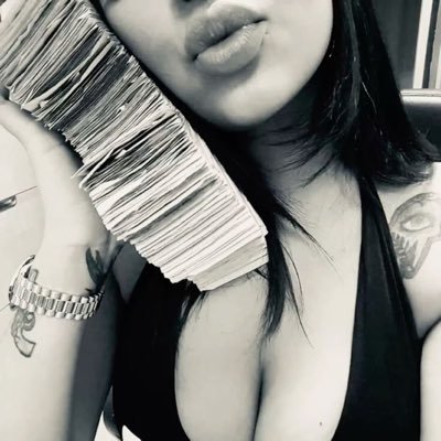 auragwrll's profile picture. 